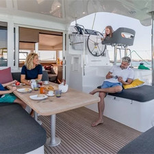 Lagoon 40 (4+2Cab)