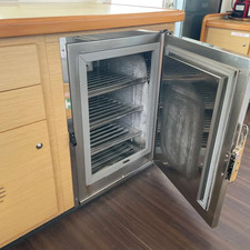 Lagoon 440 - 4 + 2 cab.