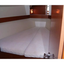 Beneteau Oceanis 37