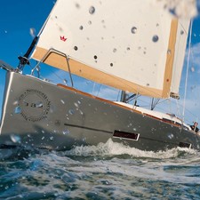 Dufour 382