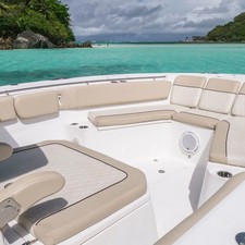 328 Sea Fox Commander