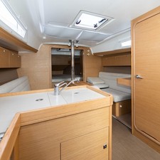 Dufour 350
