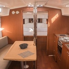 Beneteau Oceanis 38