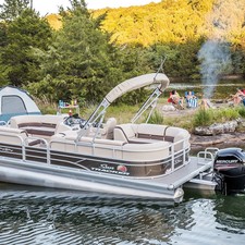 Sun Tracker Party Barge 22 DLX