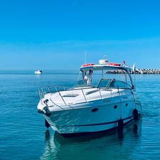 Chaparral 350 Signature Cruiser