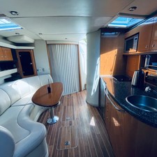 Chaparral 350 Signature Cruiser