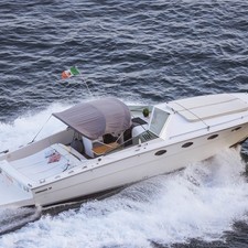Tornado 38 Cruising