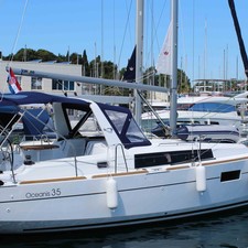 Beneteau Oceanis 35