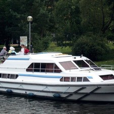 Le Boat Crusader