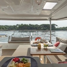 Fountaine Pajot Helia 44