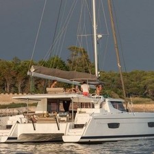 Fountaine Pajot Helia 44
