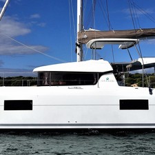 Lagoon 42