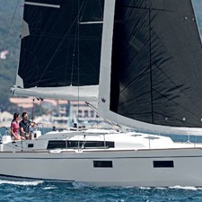 Beneteau Oceanis 38