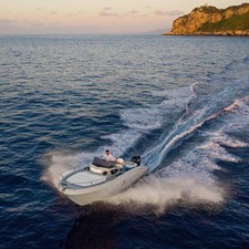 Pro-line 24 walkaround cuddy