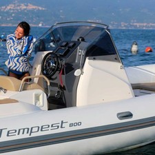 Tempest 800