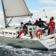 Beneteau First 35