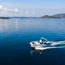 Quicksilver Activ 555 Open