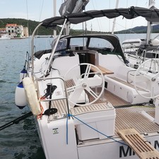 Elan E4