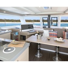 Fountaine Pajot Lucia 40