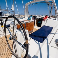 Beneteau Oceanis 38
