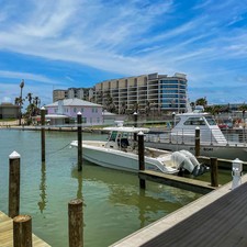 Boston Whaler 330 Outrage