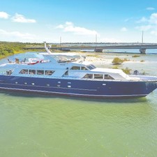 Broward Raised Pilothouse