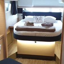Fountaine Pajot Lucia 40