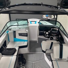 Super Air Nautique 230