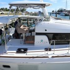 Lagoon Power 40