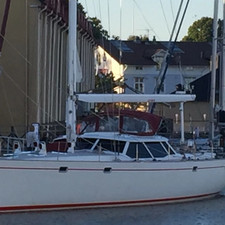 Broward 80 pilot house