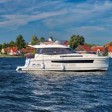 Platinum 989 Flybridge