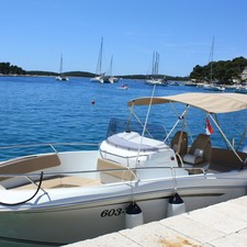 Jeanneau Cap Camarat 7.5 CC