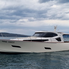 Monachus yachts Issa 45