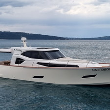 Monachus yachts Issa 45