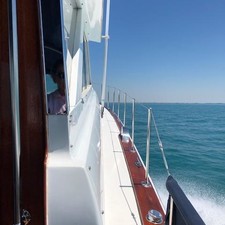 Chris-Craft Roamer Regal Sedan