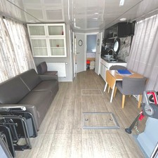 La MareApartboot