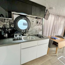 La MareApartboot