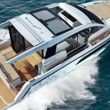 Sealine C335