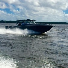 Midnight Express 37 Cabin