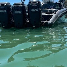 Midnight Express 37 Cabin