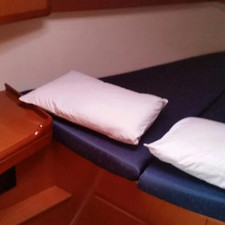 Beneteau Oceanis 37
