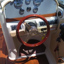 Chris-Craft Launch 25