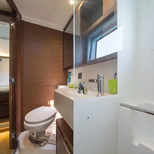 Lagoon 46 A/C &amp; GEN