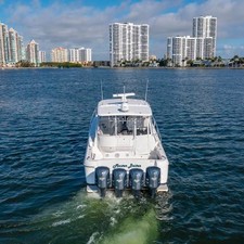 Intrepid 475 Sport Yacht
