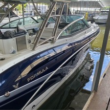 Formula 350 Crossover Bowrider