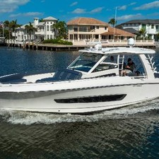 2016 Boston Whaler