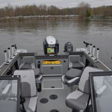 Starcraft Marine Fishmaster 210
