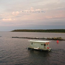 Хаусбот (плавдача)