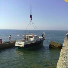 Стеклопластиковый катер 1403А типа Кайра