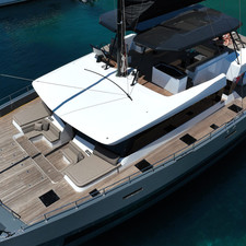 Luxury motor yacht pearl 60